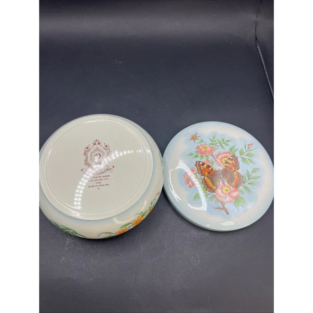 Vintage Daher Decorated Ware Round Tin Canister Lid White Blue Roses Butterfly